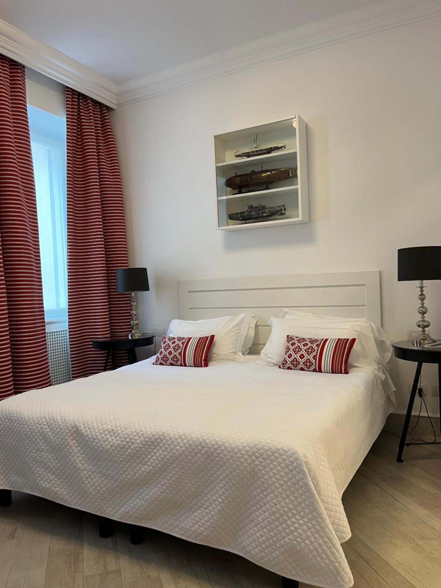 Hotel Marina Charming Rooms Finale Ligure Extérieur photo