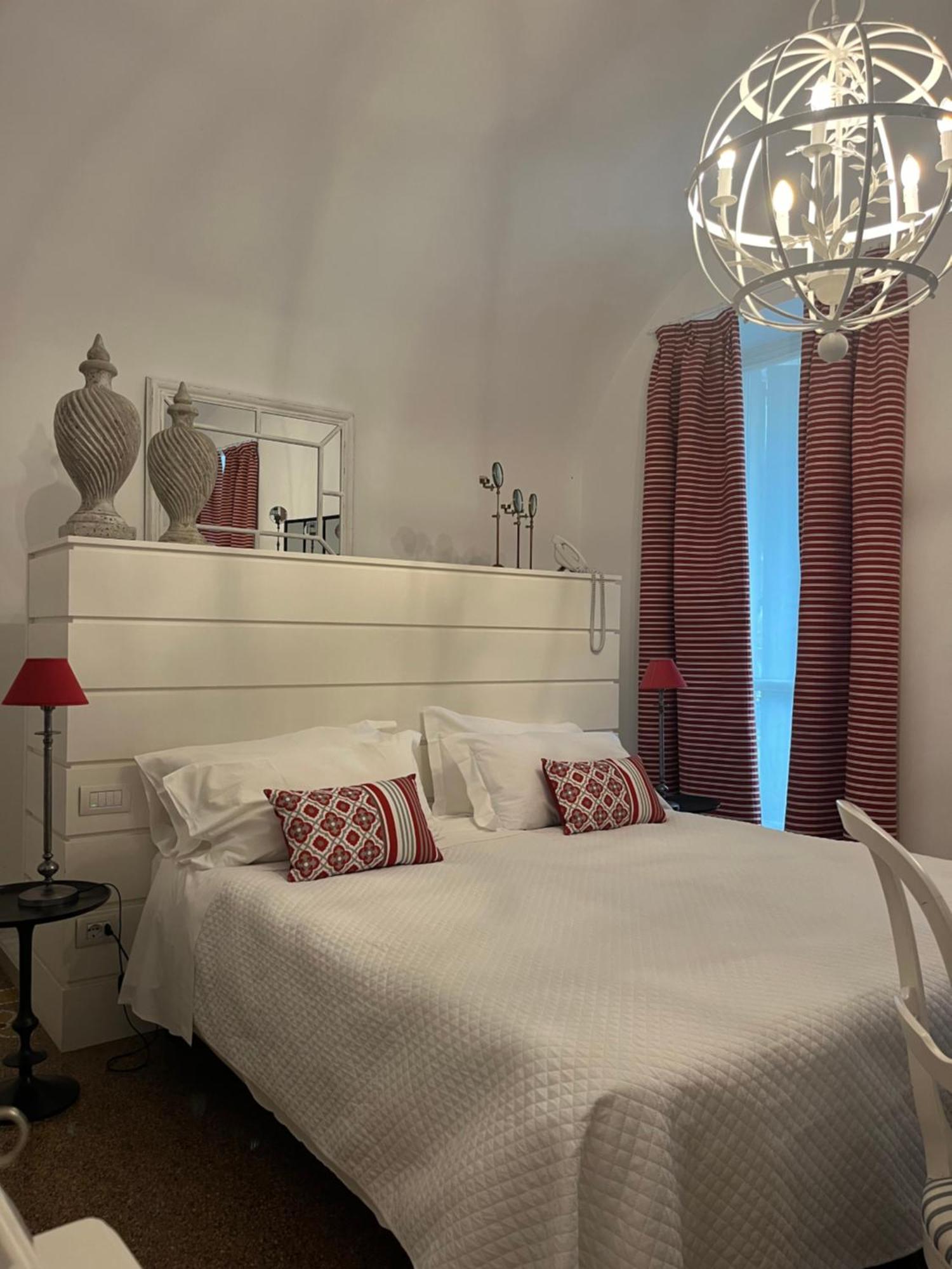 Hotel Marina Charming Rooms Finale Ligure Extérieur photo